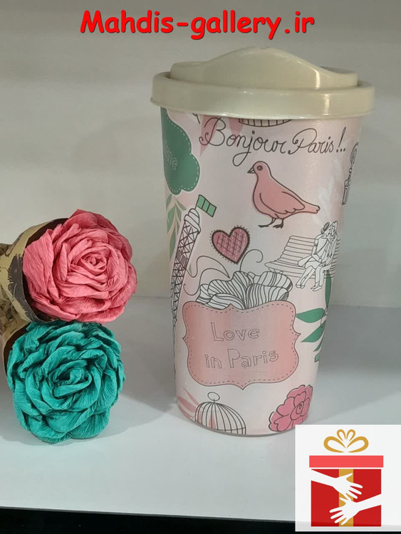 لیوان پلاستیکی